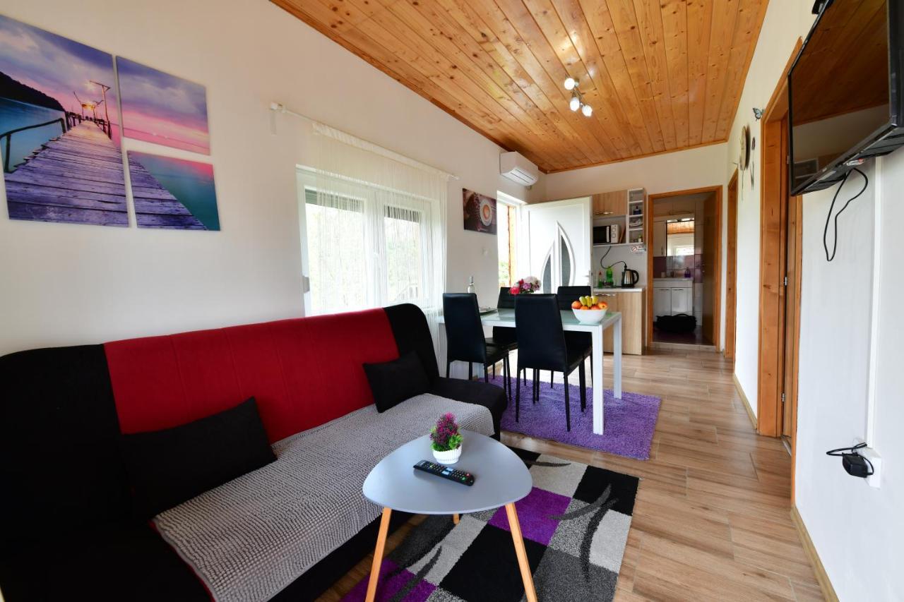 Apartments Laura ราโควิซา ภายนอก รูปภาพ