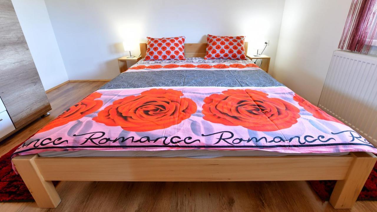 Apartments Laura ราโควิซา ภายนอก รูปภาพ