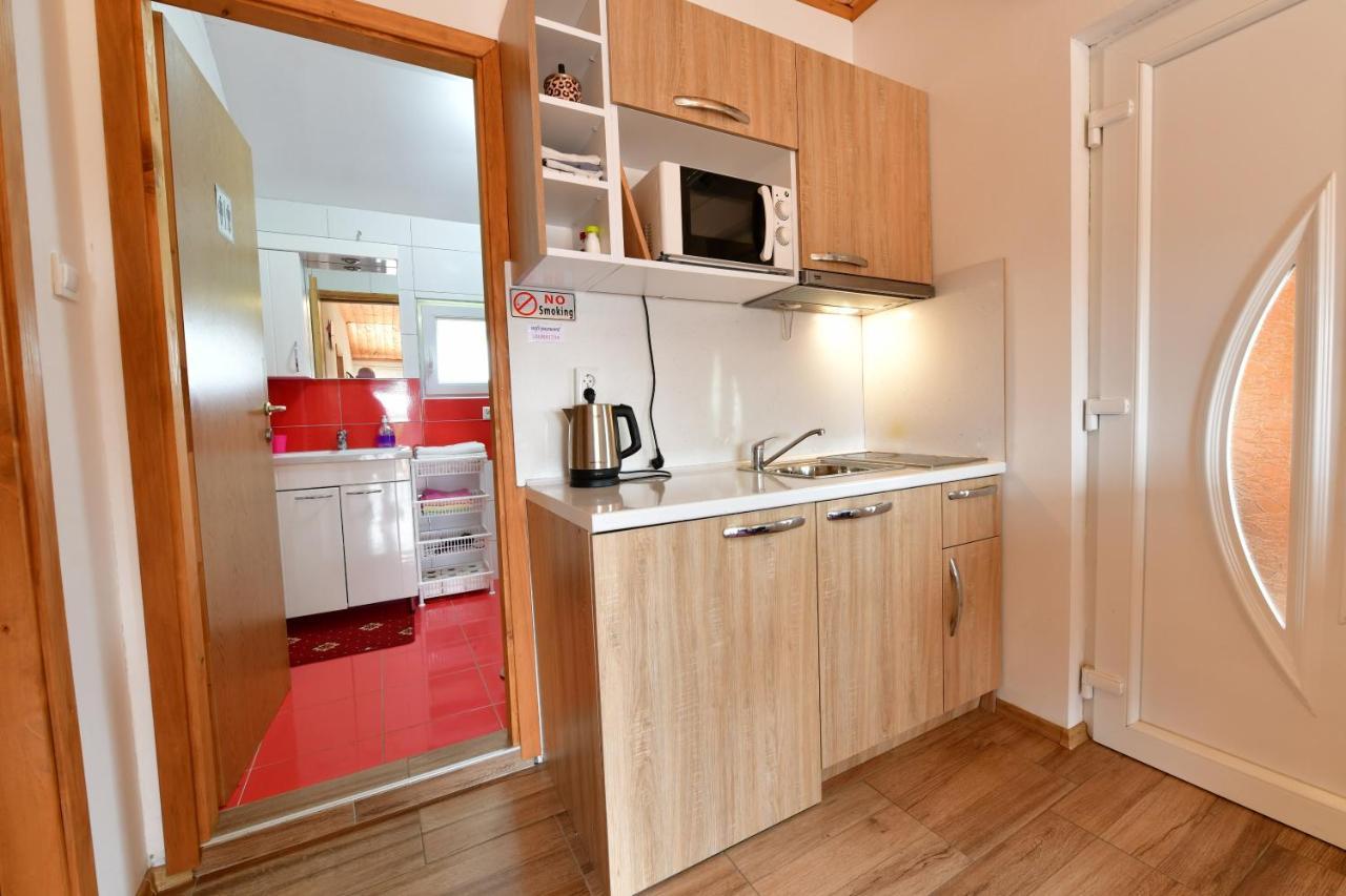Apartments Laura ราโควิซา ภายนอก รูปภาพ