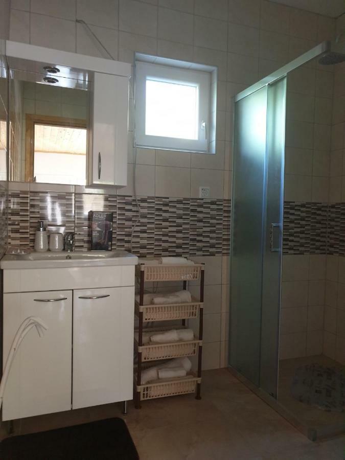 Apartments Laura ราโควิซา ภายนอก รูปภาพ