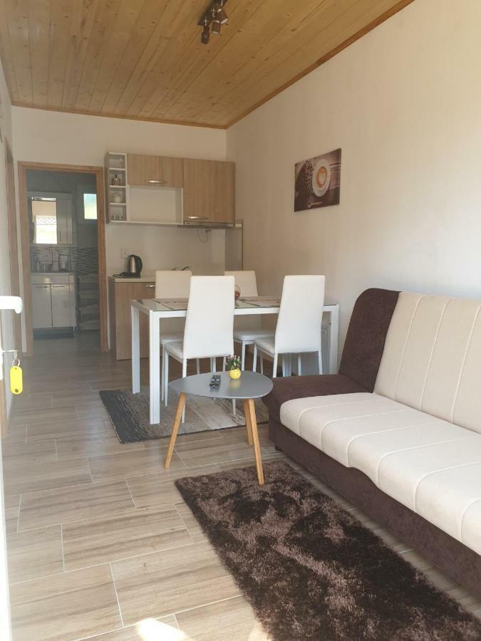 Apartments Laura ราโควิซา ภายนอก รูปภาพ